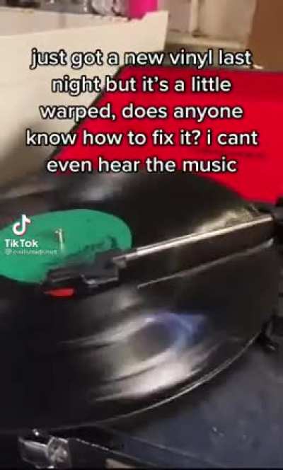 this shits dumb asf fr I tried to bend it back in place but it still doesn&rsquo;t work
