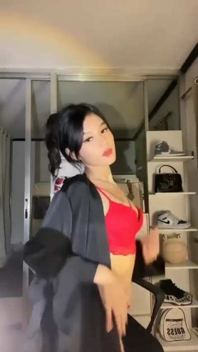 @Ann_Sanchez