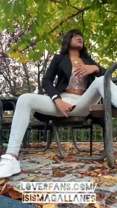 Public Park@isis_magallanes &hearts;️&hearts;️ Want to see how I masturbate in the park?  