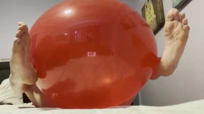 Trying to hold off cumming with my balloon! 🥵