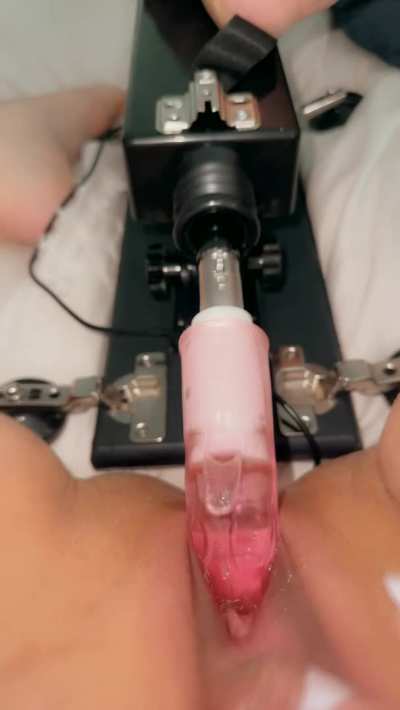 Couldn&rsquo;t help but squirting from my new fuck machine 💦🥵