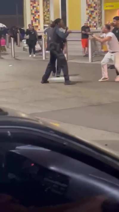Houston Security Guard Gets Major Respect from Community after Dropping Two Men in Back to Back, 1vs1 Fights