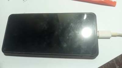Conecto el celular y solo vibra y aparece el logo de redmi pero no termina de prender y se apaga en 1 segundo. &iquest;La Bater&iacute;a est&aacute; da&ntilde;ada? Ayuda es el redmi note 9