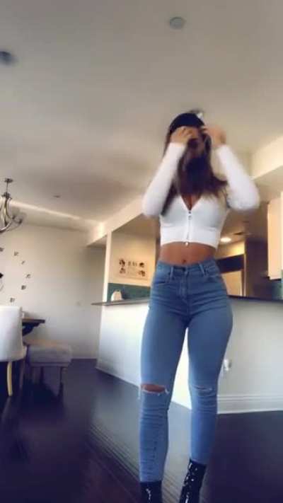 Ass in Jeans
