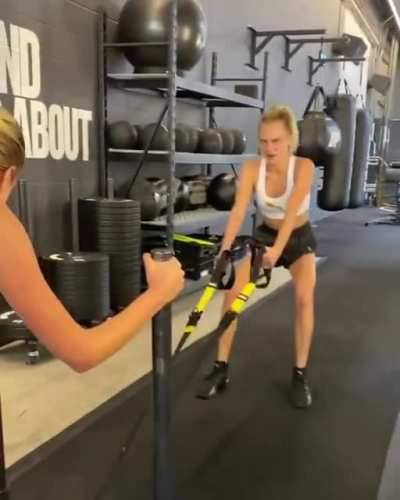 Cara & kaia working out
