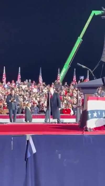 Short clip of the crowd in Conroe, TX tonight&hellip;Love to see if!! Trump 2024!!