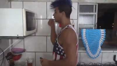 S&oacute; um soquinho