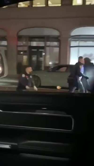 3 cops vs 1 man