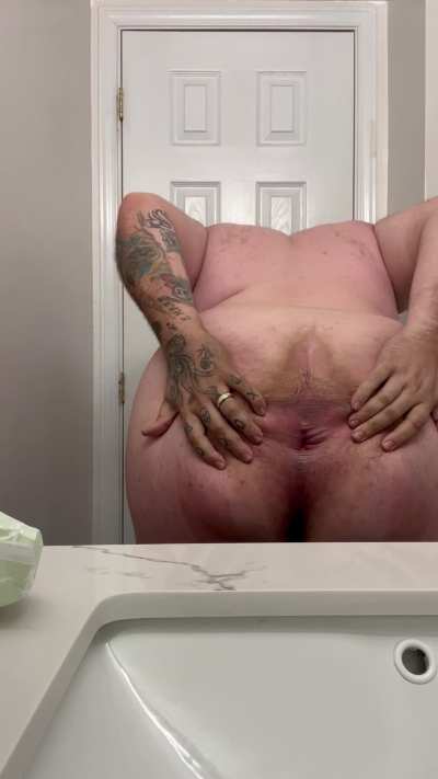 Winking my fat hole