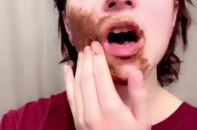 (He/they pronouns pls) wanna makeout? Im a really good kisser, I&rsquo;m also good toilet paper !