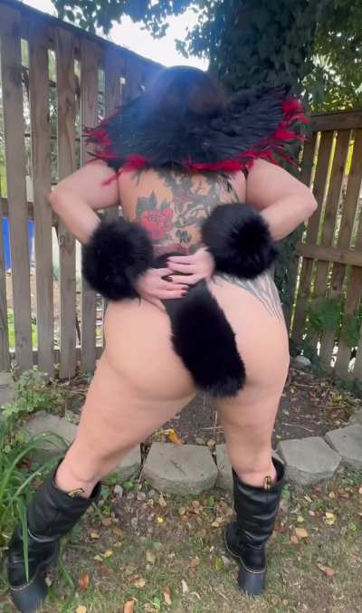 I&rsquo;m having some Outdoor Fur Foxtail Buttplug Fun