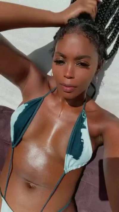 nafessa williams