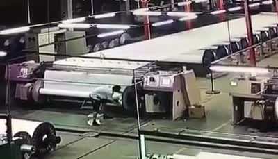 Loose clothing and machinery