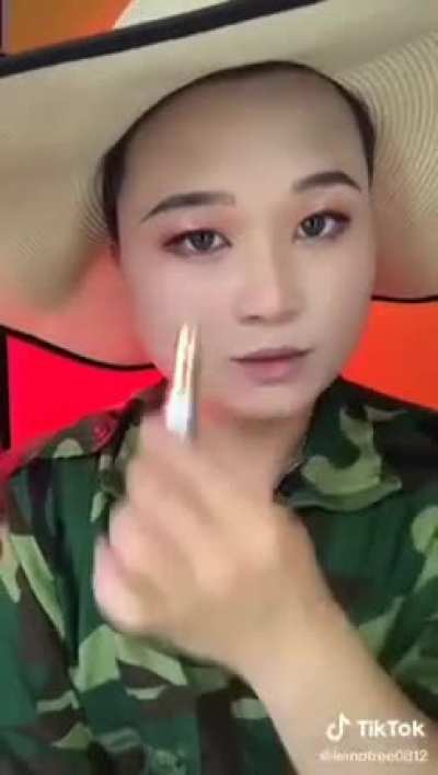 🤢