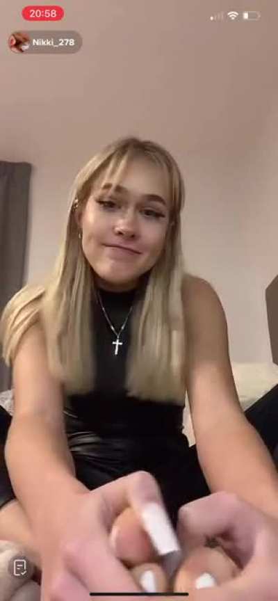 Live right now&hellip;those toes!!