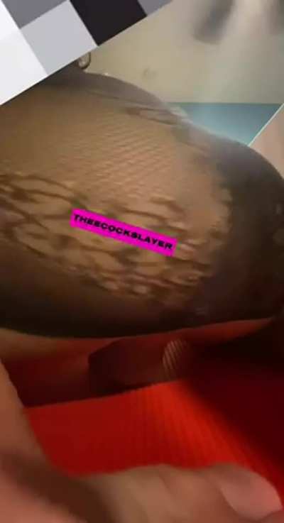 when your ass is so big it won&rsquo;t stay inside your dress 🙄😔