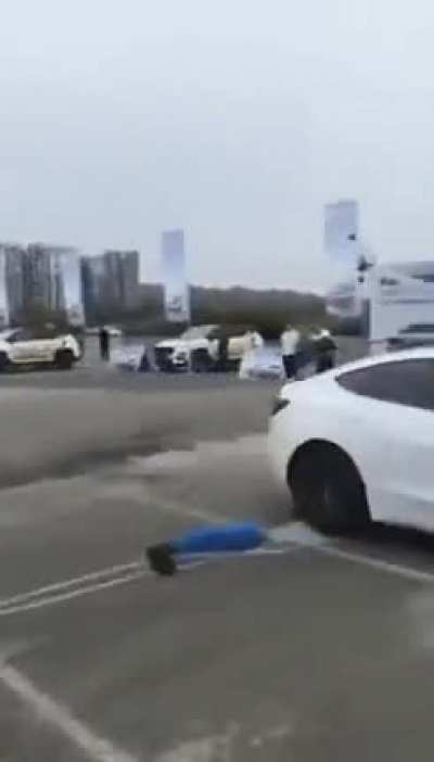 Tesla's Autopilot Demo Gone Wrong