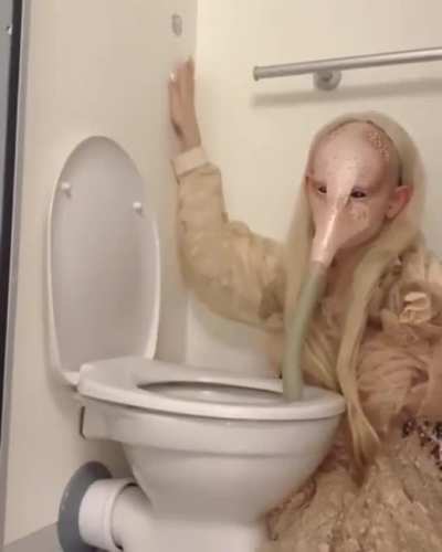 Guess it&rsquo;s colder from the toilet?