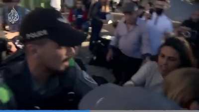 Woman raises Palestinian flag and gets immediately attacked by Israeli police, today