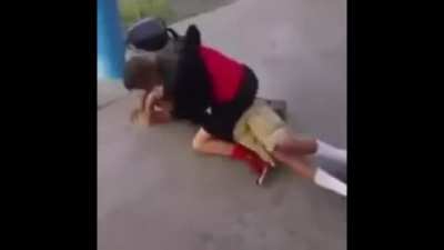 Les dejo esta joya que no me acordaba, y s&iacute;, as&iacute; se para acaba el Bullyng