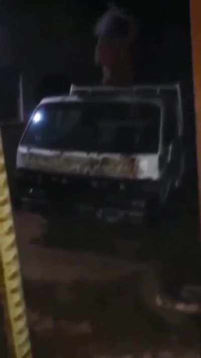 Dude spot this lady in the middle of the night