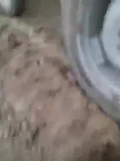 '-'