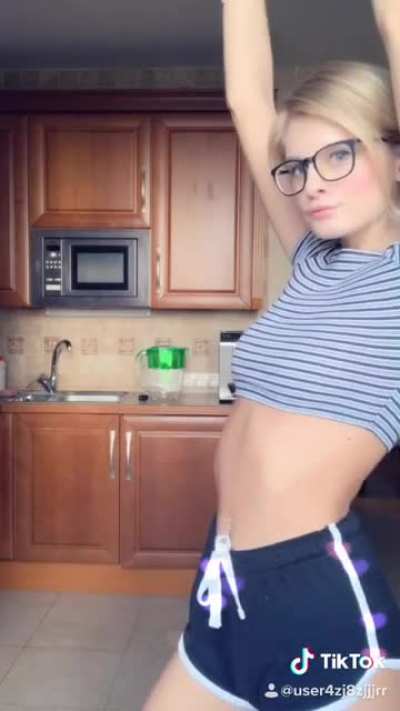 😘