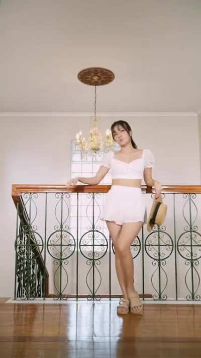 Belle Mariano