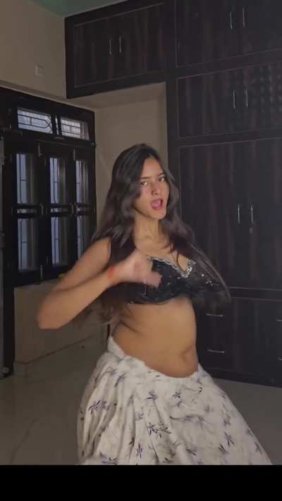 Swati Gupta chubby Navel