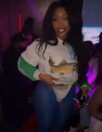 Fine ass woman 😮&zwj;💨