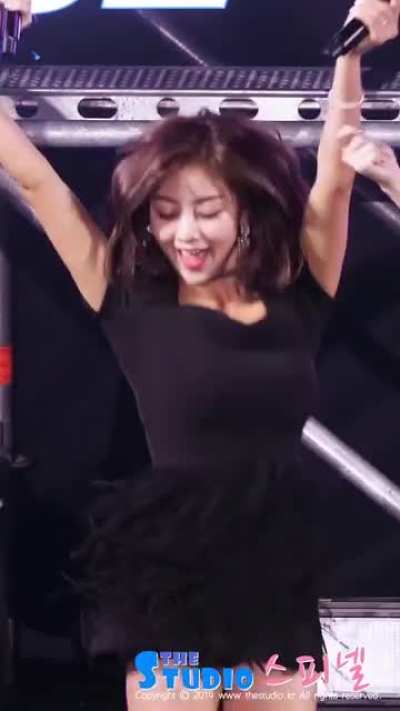 Jihyo dance