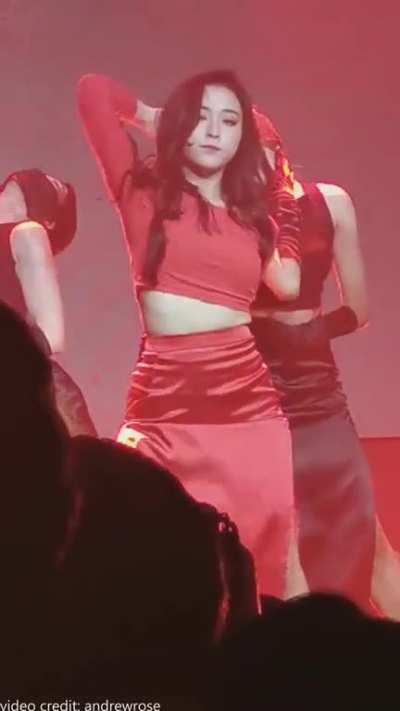 Gahyeon o&amp;lt;-&amp;lt;