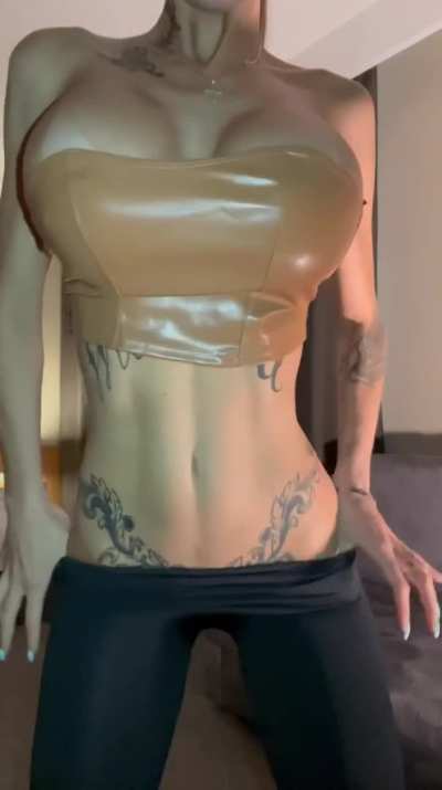 Just my tight tummy [gif]