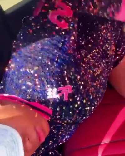 Timmybandsome twerking inside the car so sexy bubble butt😍<wbr>❤💋🔥🍑😛