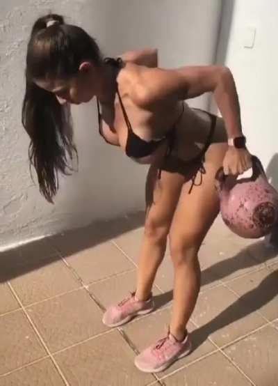 🏋🏻&zwj;♀️💪