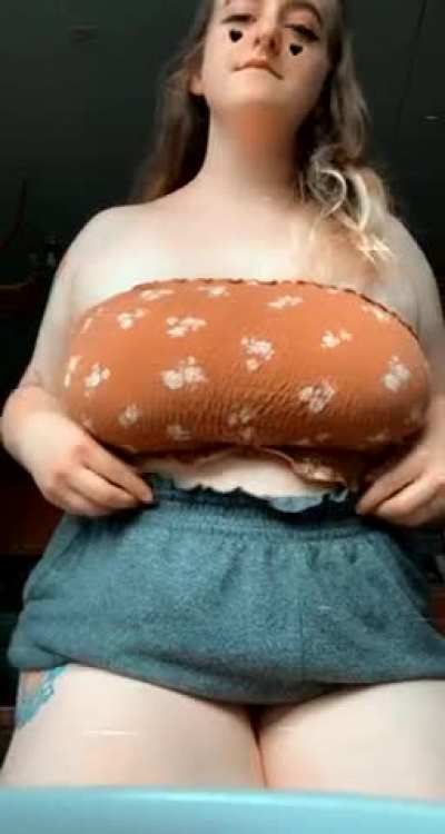 soft body but I&rsquo;ll make your dick hard