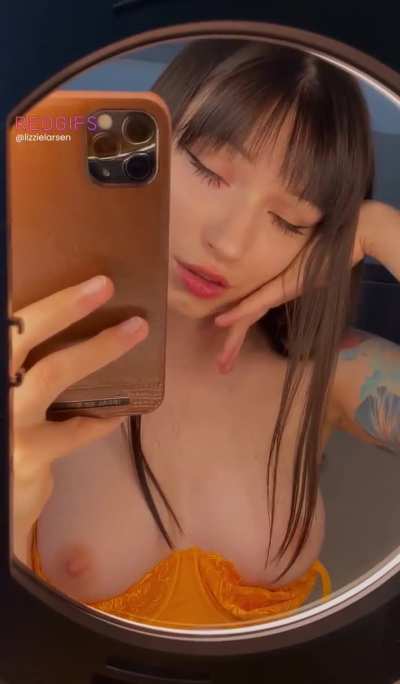 Can I tease you with such selfies while you&rsquo;re at work?