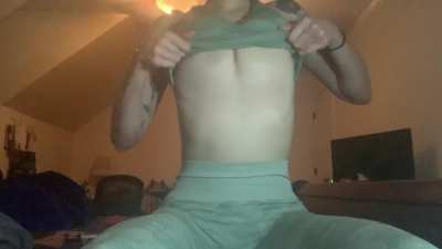 I have small titties, am I still allowed to drop them here?