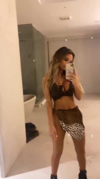 Sexy outfit
