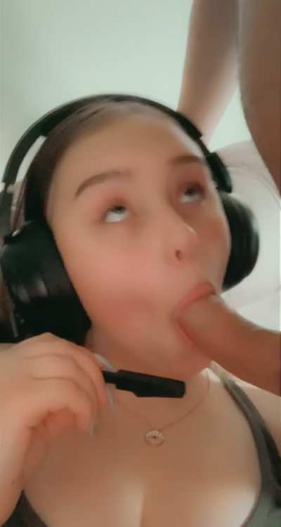 This 19yo mouth is always available
