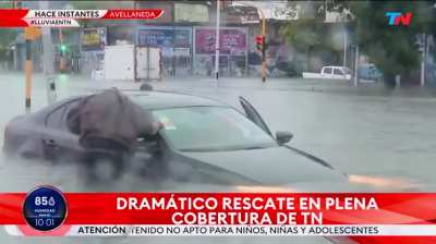 Alan ganándose el trabajo en blanco