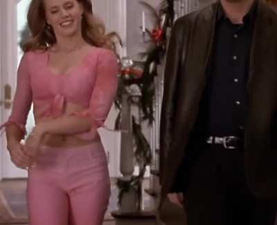 How I wish I had been a Hollywood Producer to ravage those round and fat hangers of young Amy Adams.