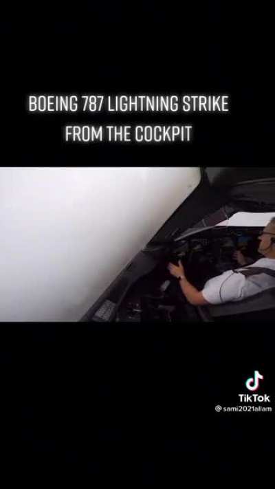 What a lightning strike is like from inside the cockpit ⚡️🧑🏻&zwj;✈️✈️