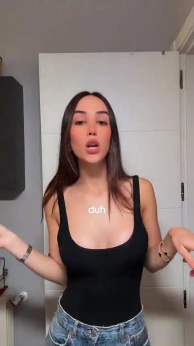 Para hacerte una rusa con esas tetas 🍆🤤