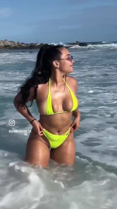Demetria Obilor (@demetriaobilor)