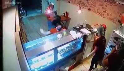 Homem em Fortaleza &eacute; assaltado e delete CPF do meliante