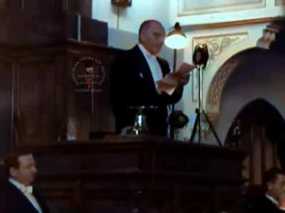 Atat&uuml;rk'&uuml;n kendisine olduğu gibi T&uuml;rk&ccedil;esine de hayran kalmamak m&uuml;mk&uuml;n değil. (Kaynak; Youtube - Hasanoğlan K&ouml;y Enstit&uuml;s&uuml;). Not: İlk defa izledim bu konuşmasını belki benim gibi g&ouml;rmemiş olanlar vardır diye atmak istedim...