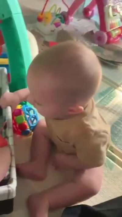 In this case he&rsquo;s playing with my heart&hellip; @lalunabella