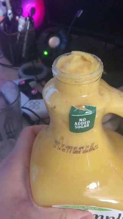 I wanted orange juice this morning with high pulp but I think Simply Orange overdid it&hellip;