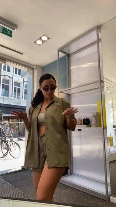 Yassi Pressman